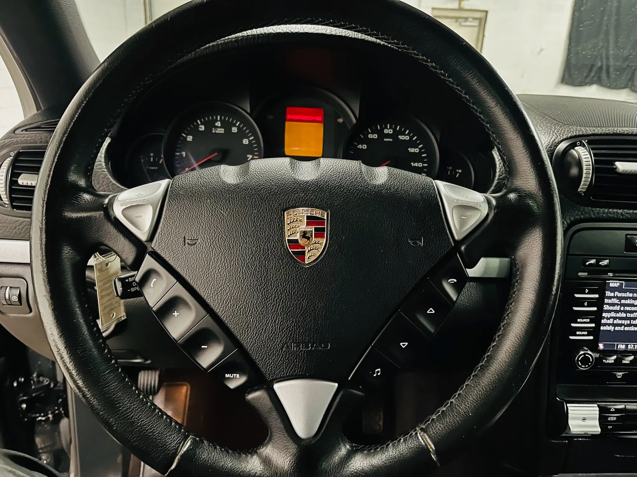 Used 2010 Porsche Cayenne image 16