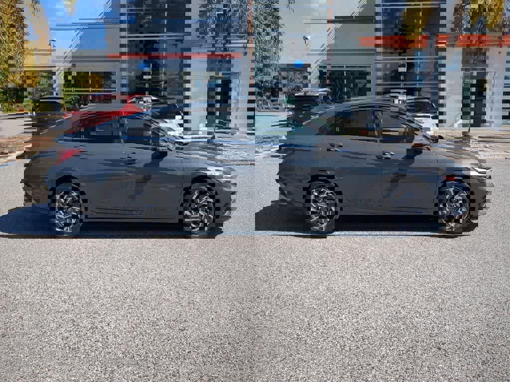 New 2026 Hyundai Elantra Limited image 8