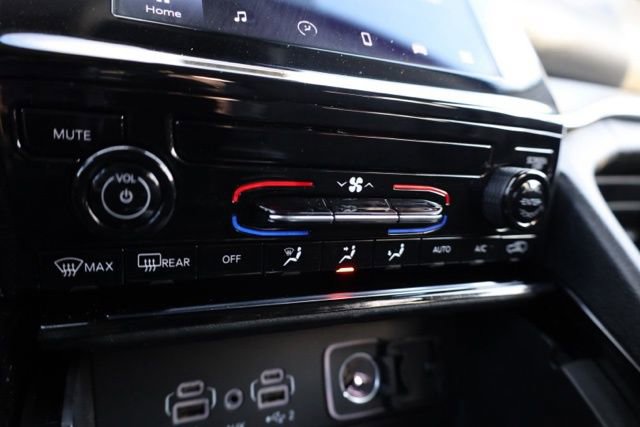 Used 2023 Jeep Grand Cherokee Laredo image 27