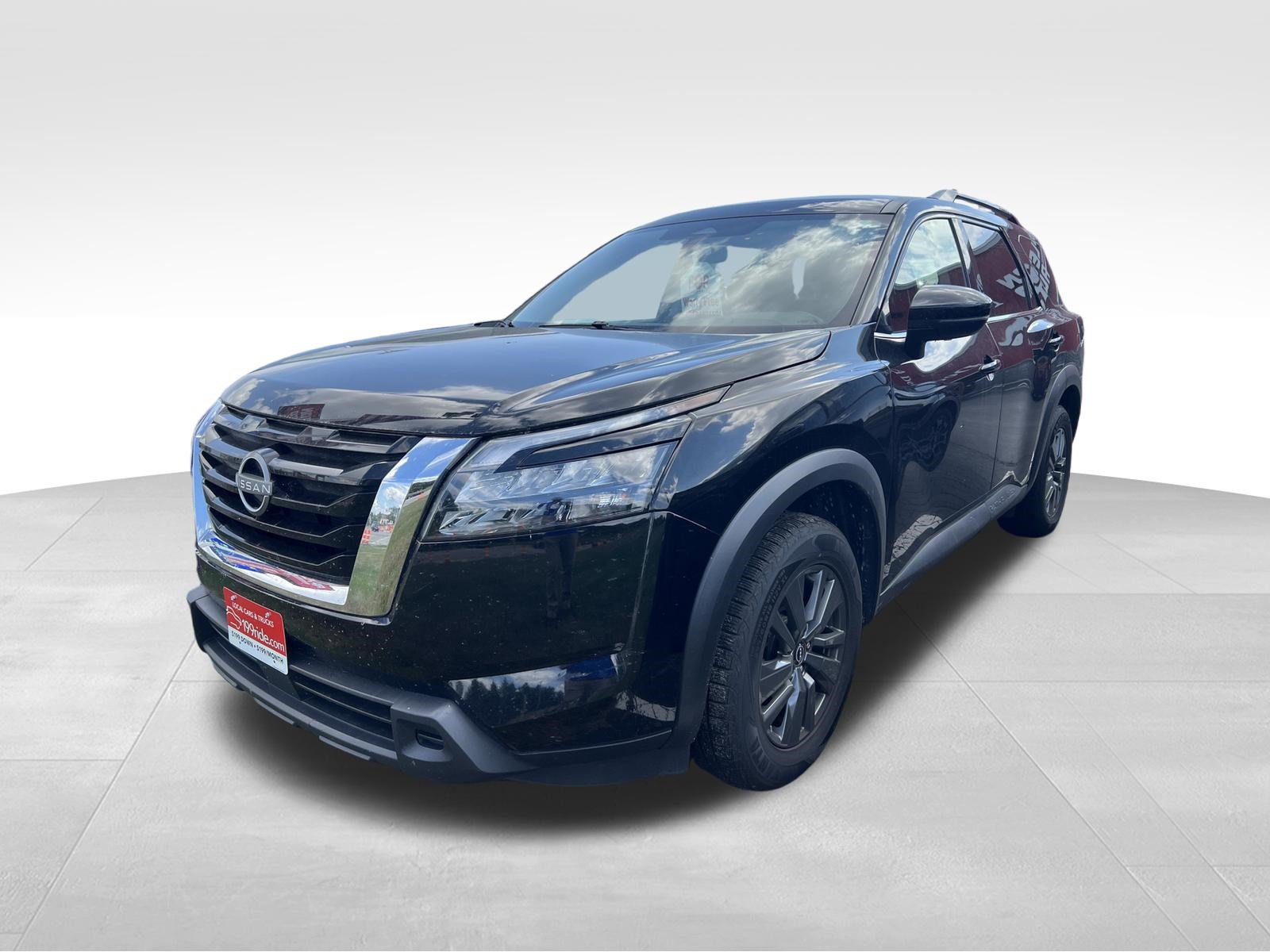 Used 2024 Nissan Pathfinder SV FWD image 1