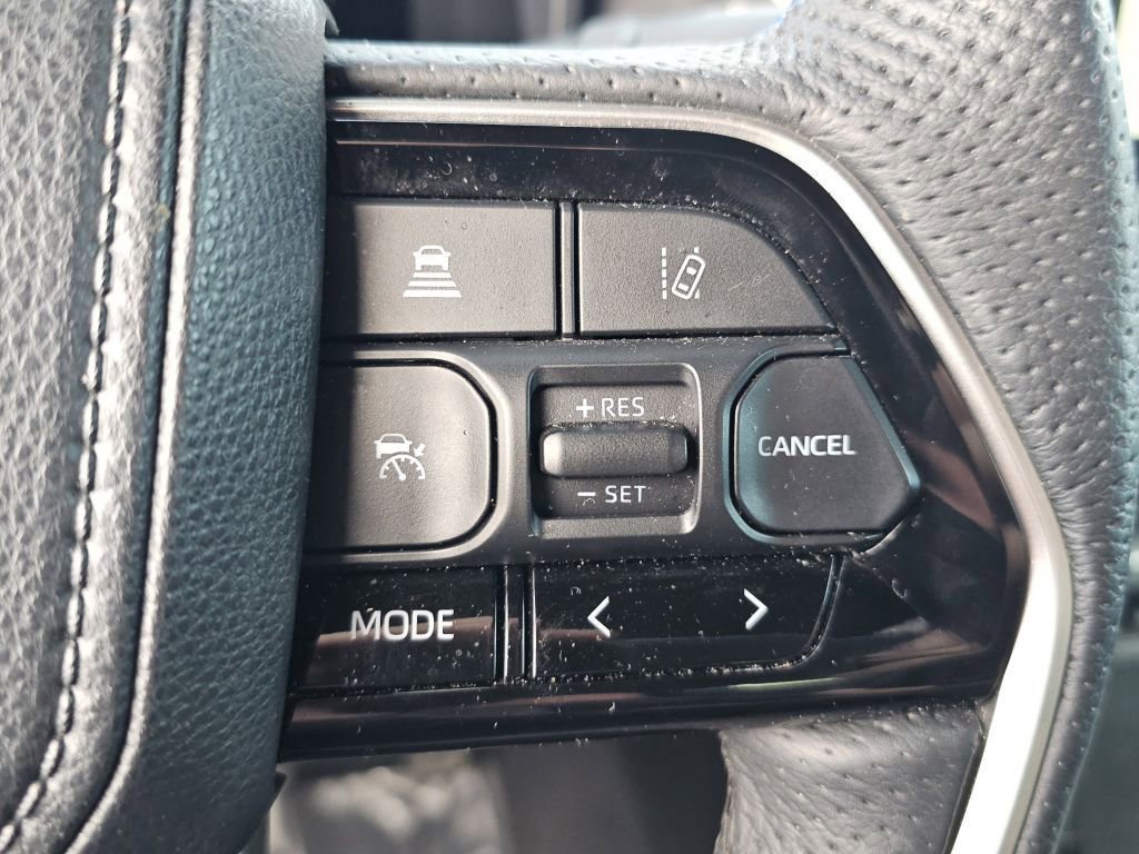Used 2022 Toyota Tundra Platinum AWD/4WD image 14
