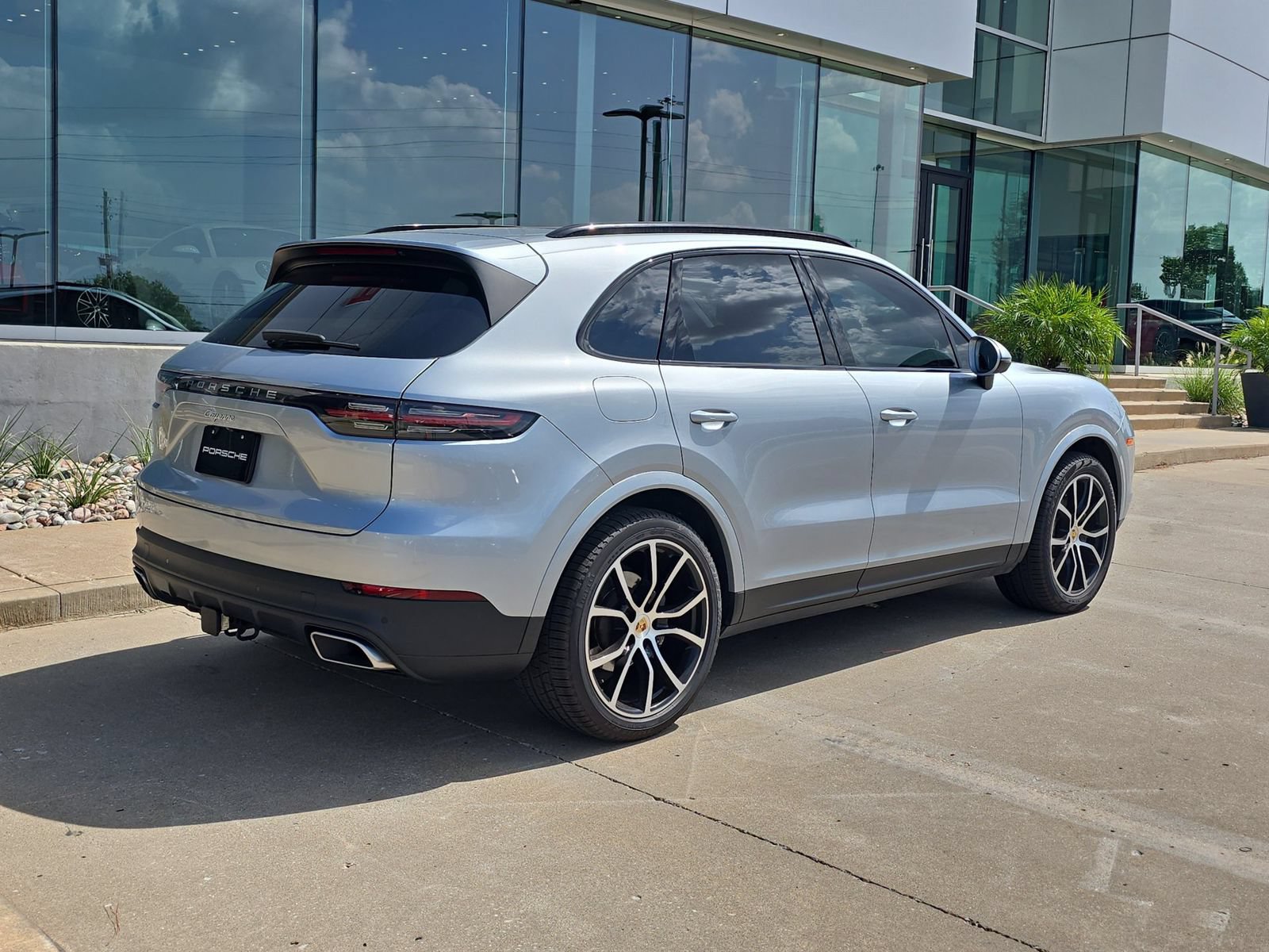 Certified 2023 Porsche Cayenne AWD/4WD image 7