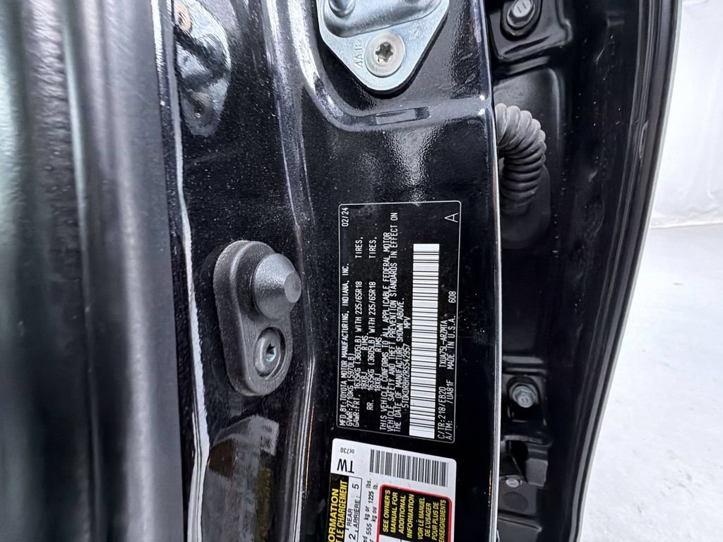 Certified 2024 Toyota Highlander XLE AWD/4WD image 29