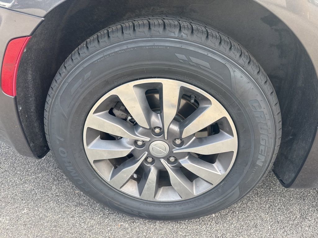 Used 2020 Chrysler Pacifica Touring-L Plus image 9