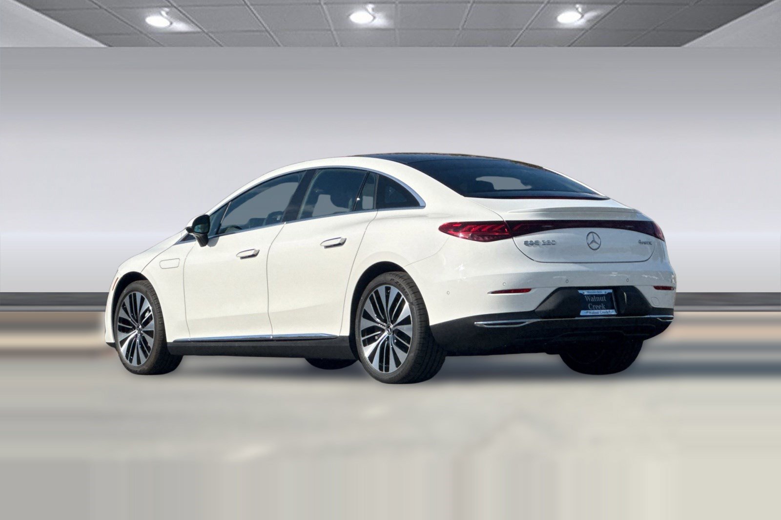 Used 2026 Mercedes-Benz EQE 320 4MATIC Sedan image 3