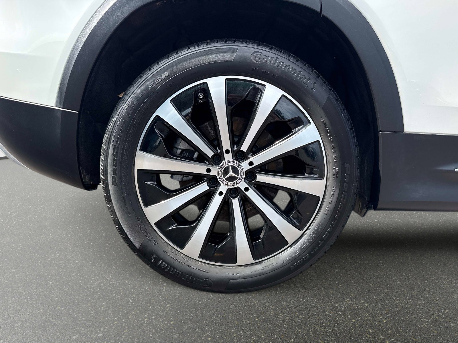 Used 2023 Mercedes-Benz GLB 250 4MATIC w/ Premium Package image 20