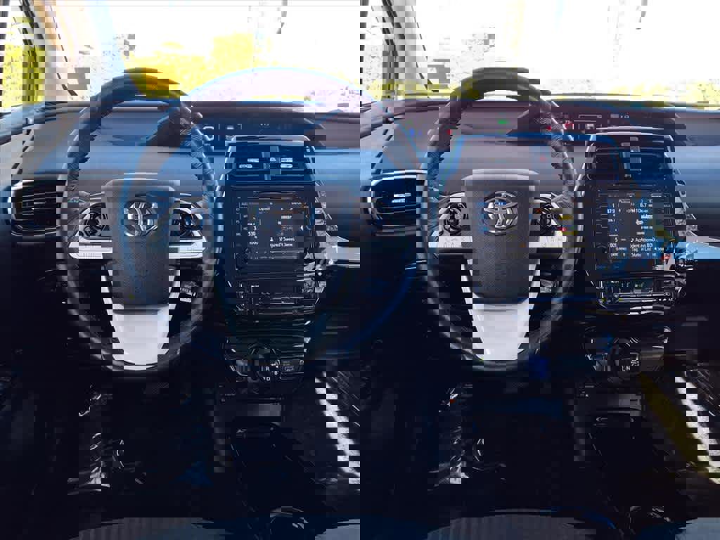 Used 2018 Toyota Prius Prime Plus image 7