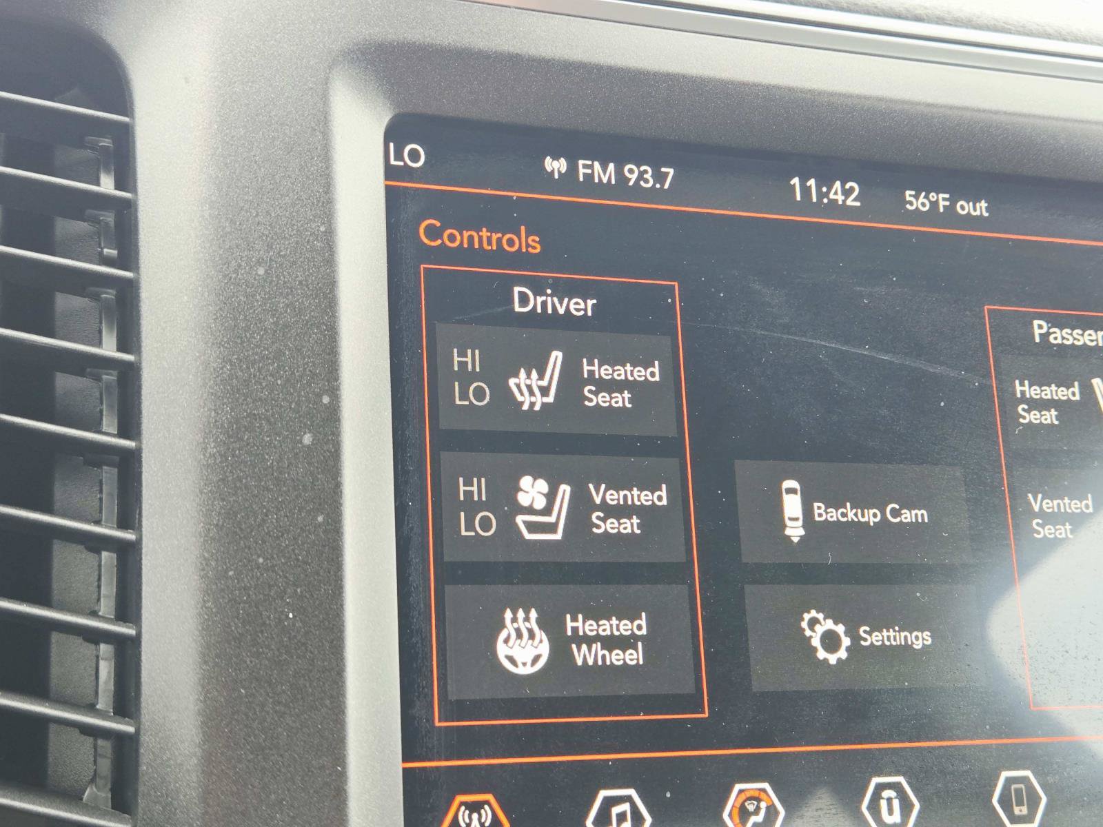 Used 2019 Jeep Cherokee Trailhawk AWD/4WD image 31