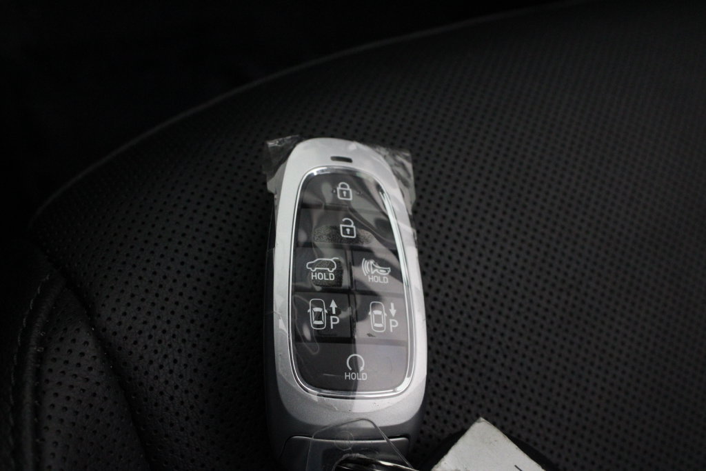 Certified 2022 Hyundai Tucson Limited AWD/4WD image 32