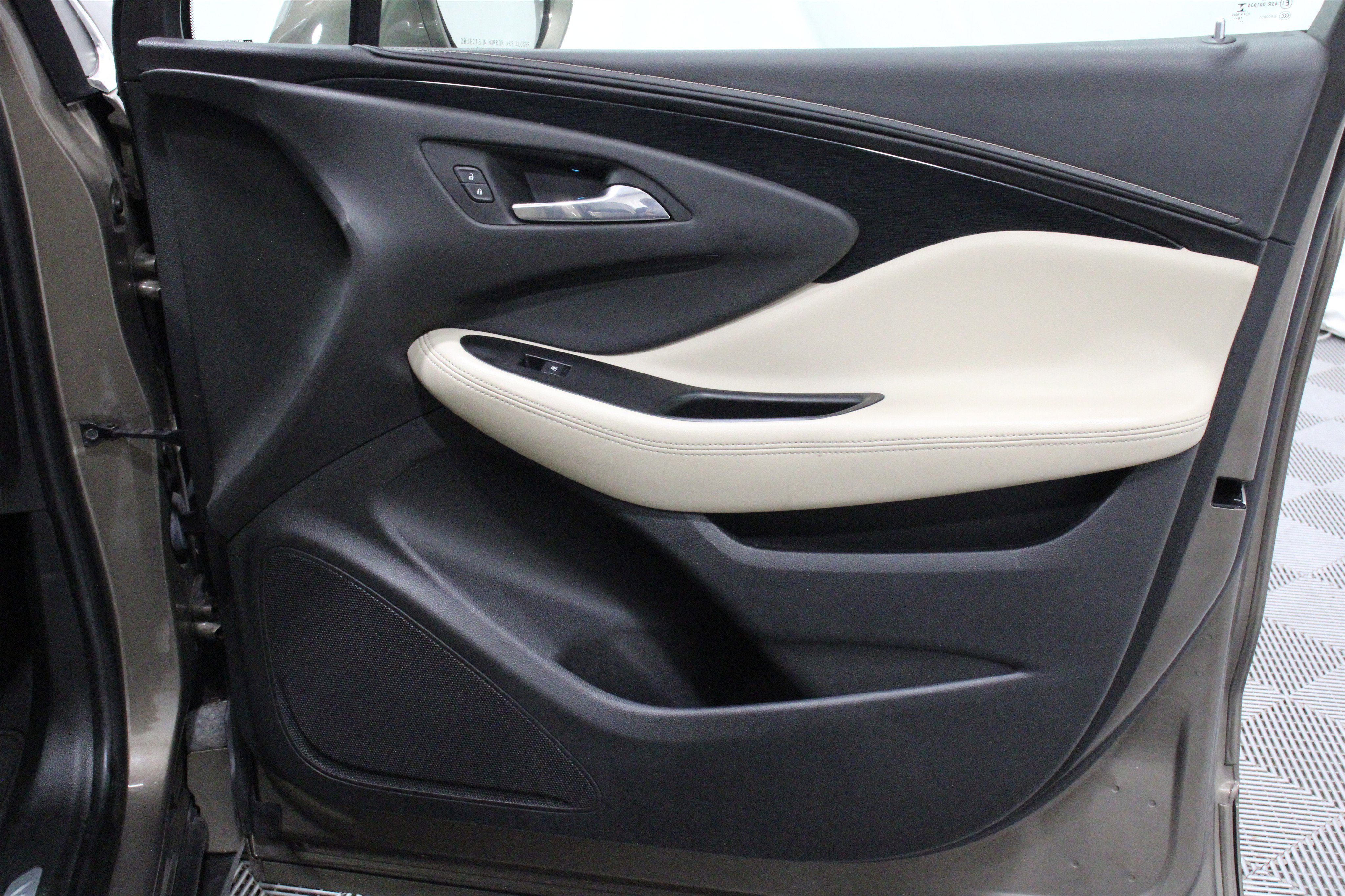 Used 2017 Buick Envision Essence image 27