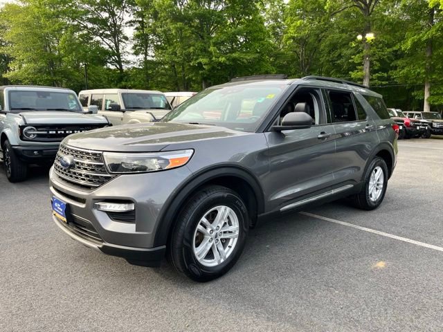Used 2022 Ford Explorer XLT w/ Equipment Group 202A AWD/4WD image 3