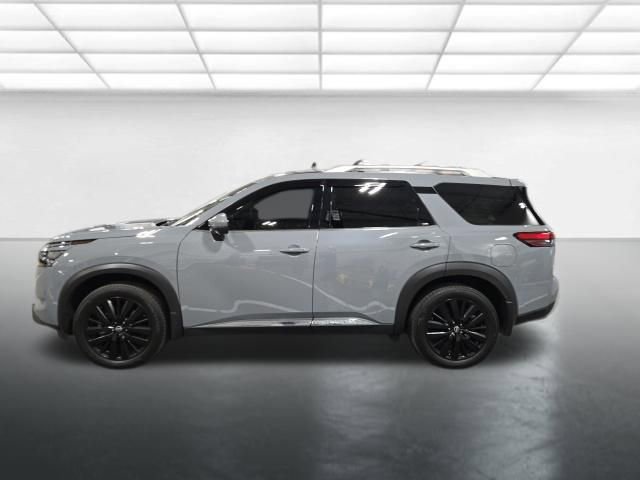 Used 2025 Nissan Pathfinder Platinum w/ Cargo Package image 8
