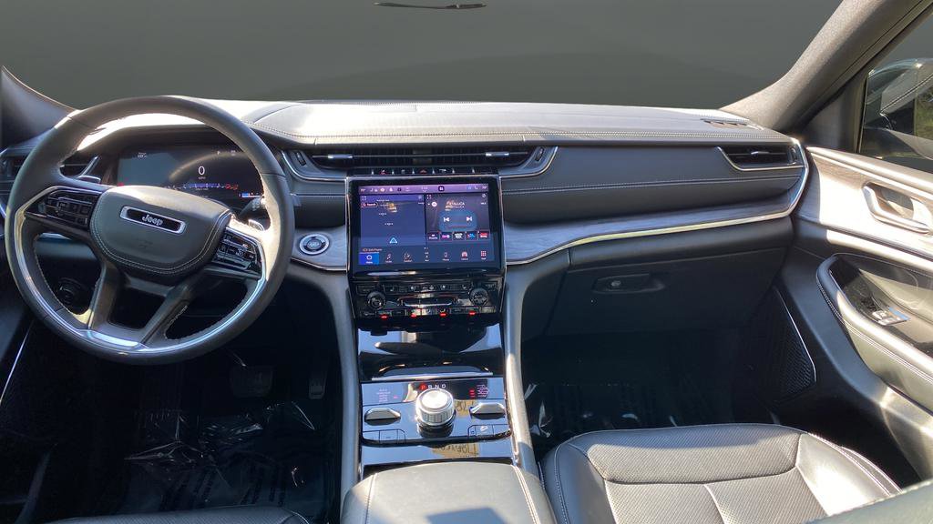 Used 2023 Jeep Grand Cherokee L Overland image 11