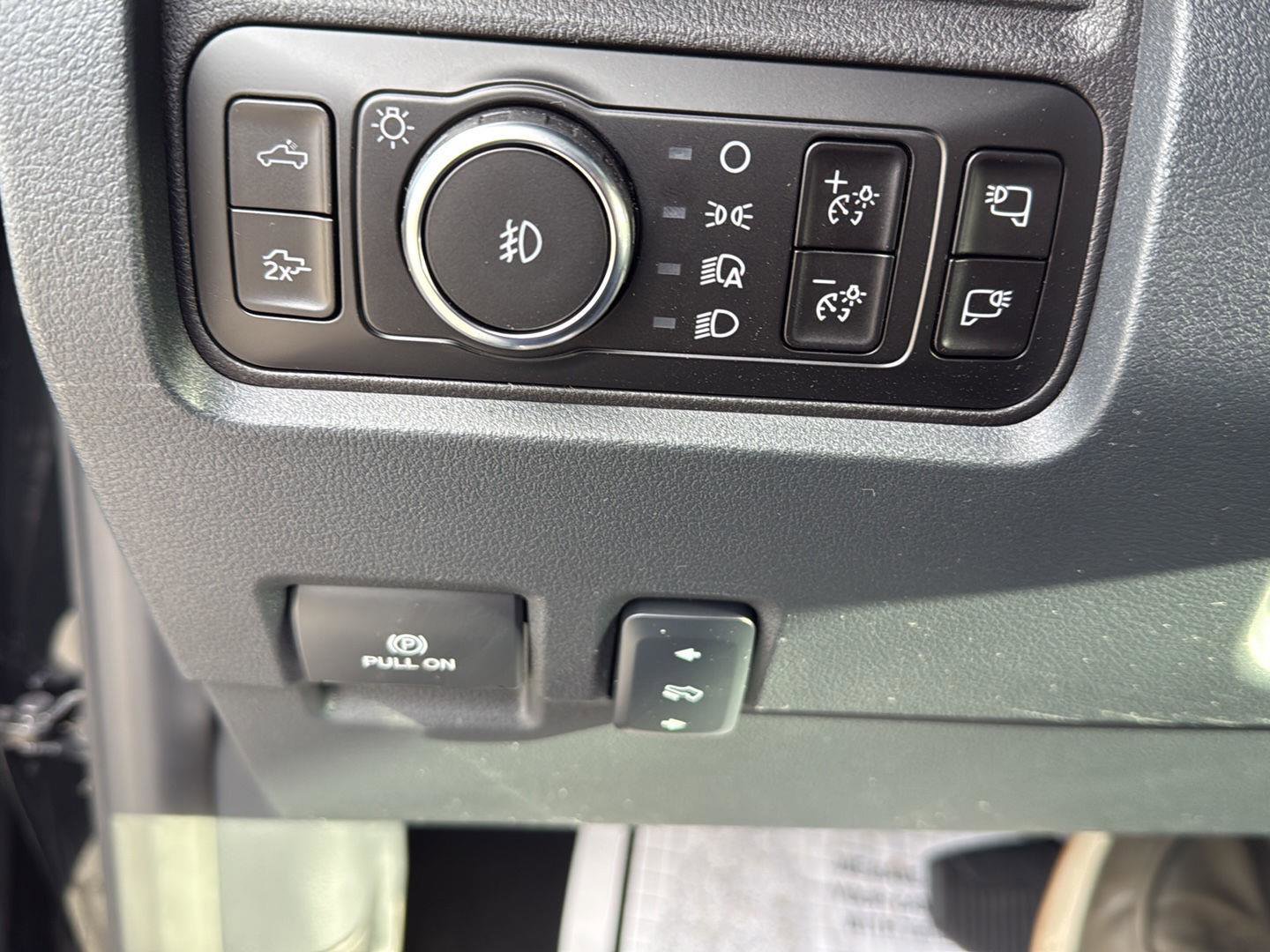 New 2026 Ford F250 Lariat w/ Chrome Package image 25