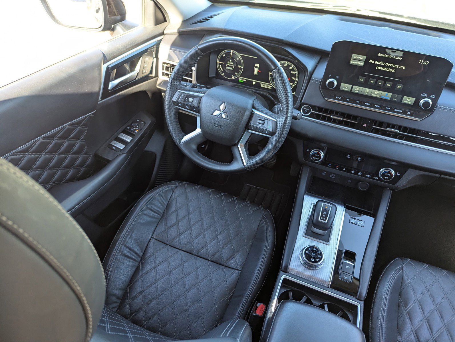 Used 2023 Mitsubishi Outlander SEL image 17