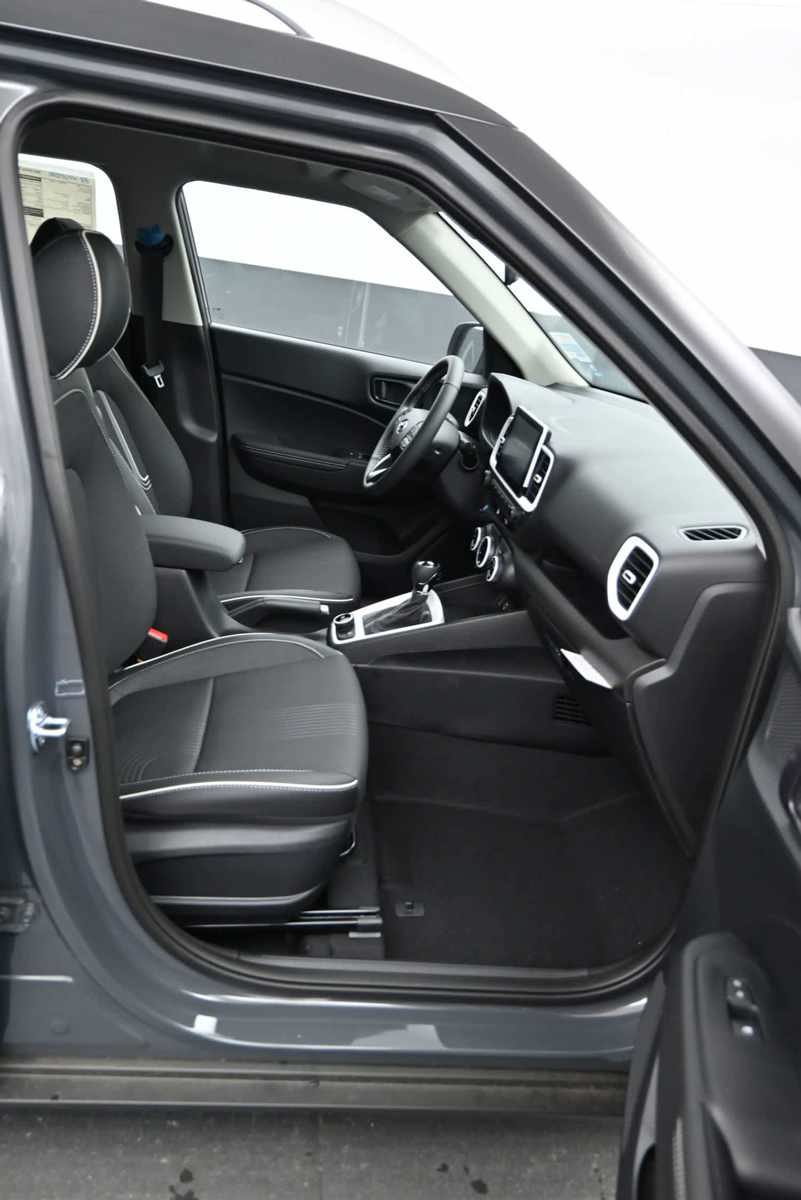 New 2026 Hyundai Venue SEL FWD image 11