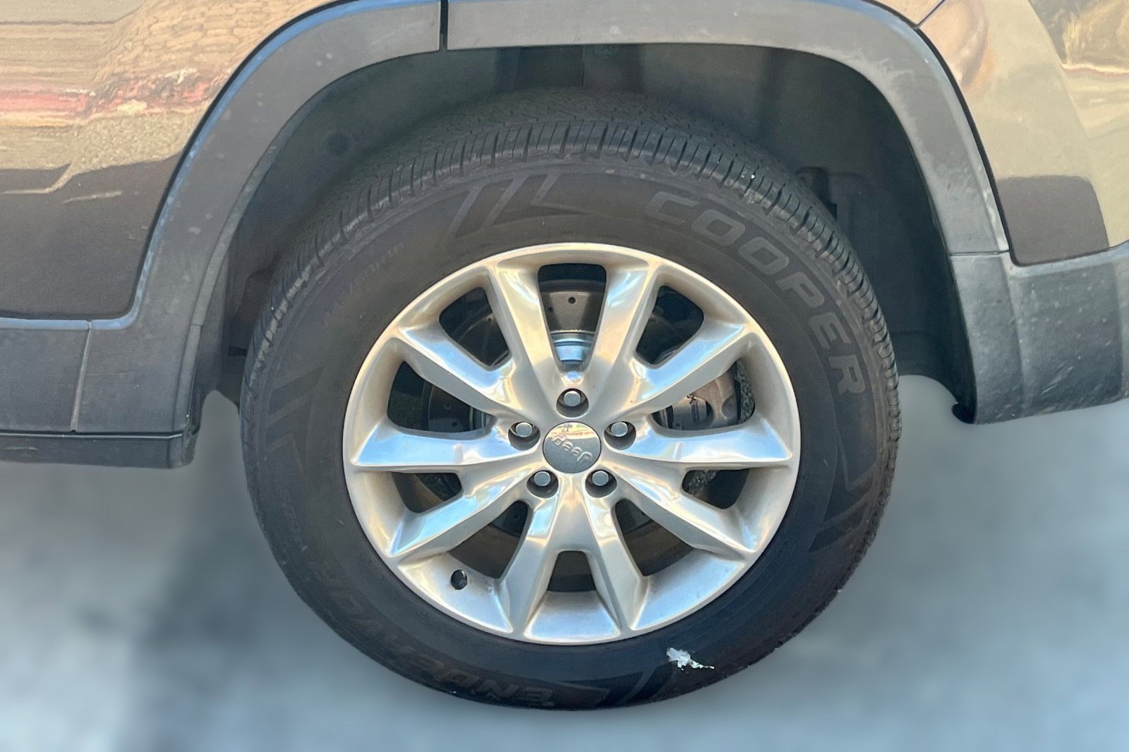 Used 2014 Jeep Cherokee Limited w/ Technology Group image 6