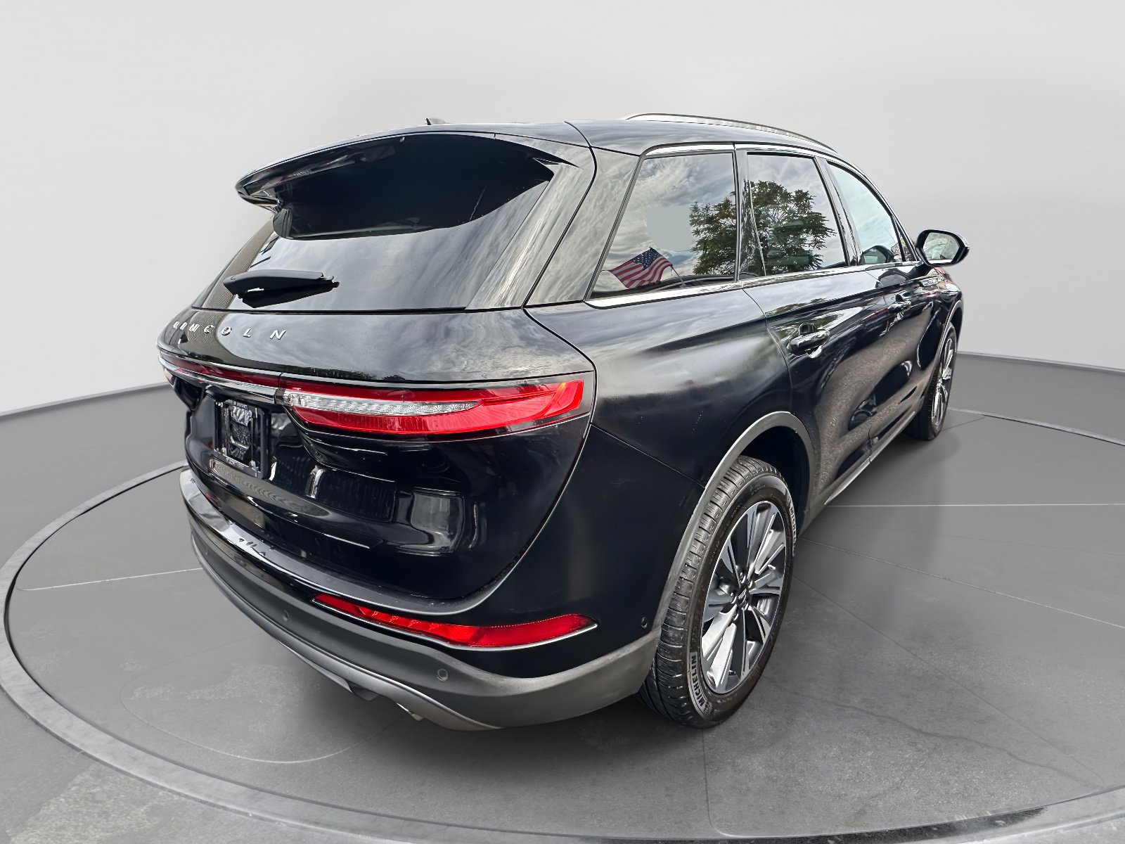 Used 2022 Lincoln Corsair Reserve w/ Equipment Group 201A image 2