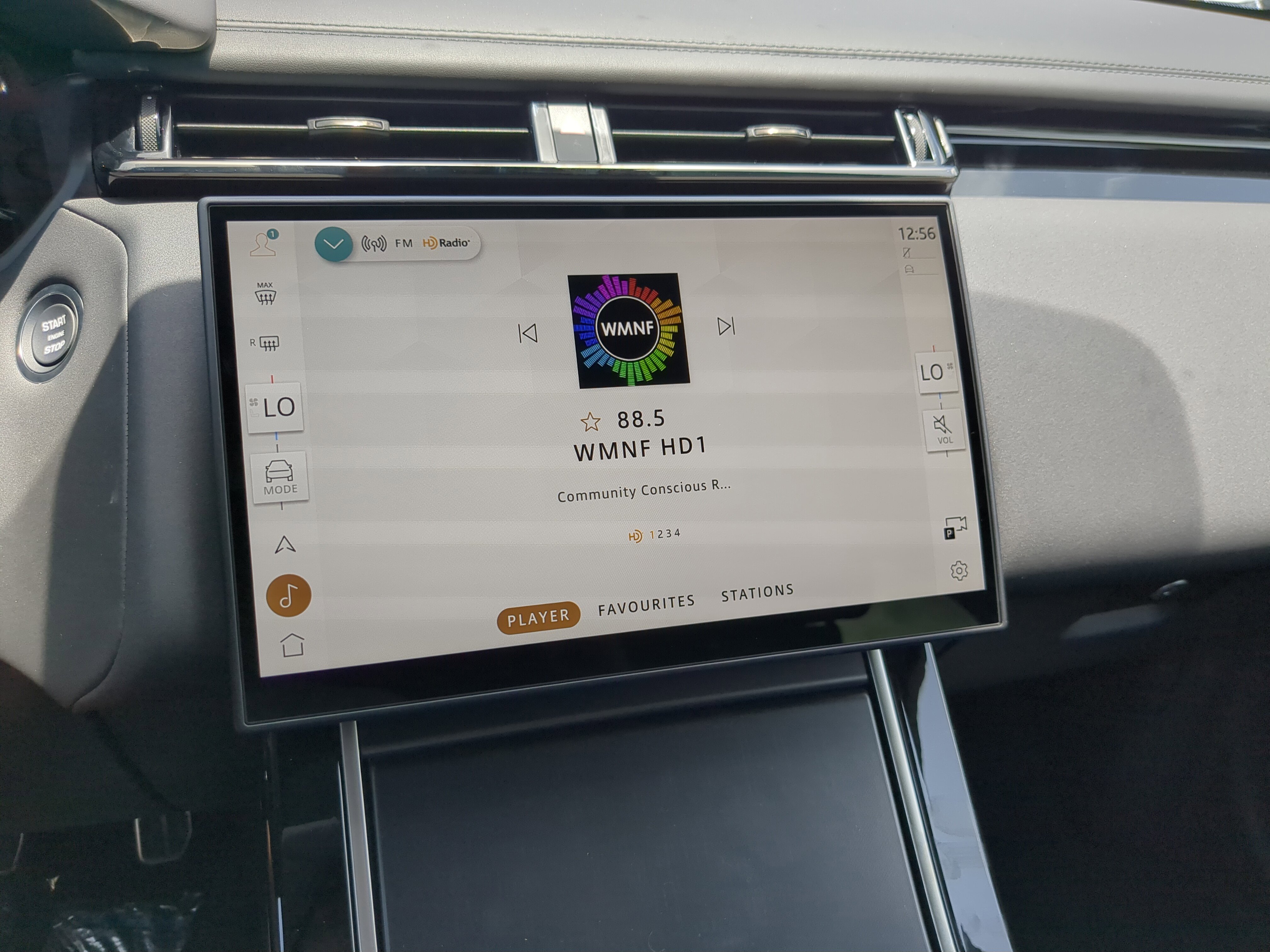 New 2026 Land Rover Range Rover Velar Dynamic SE image 22