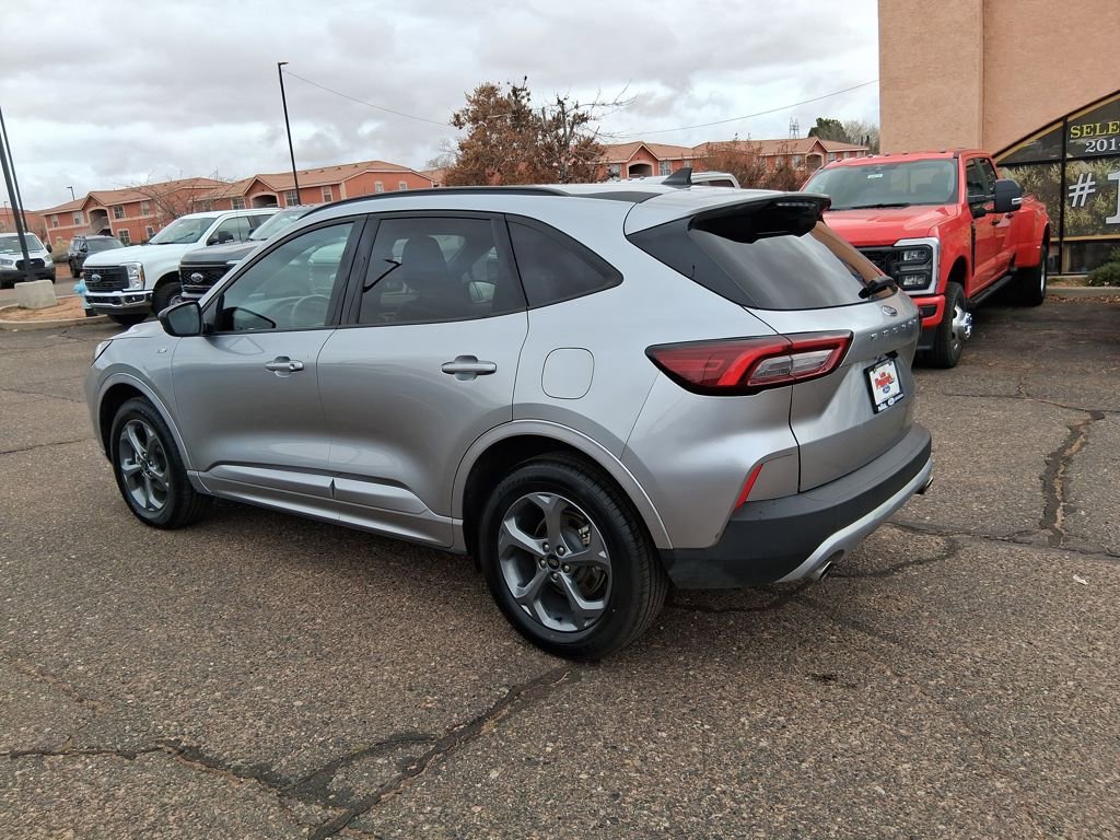 Used 2024 Ford Escape ST-Line image 3