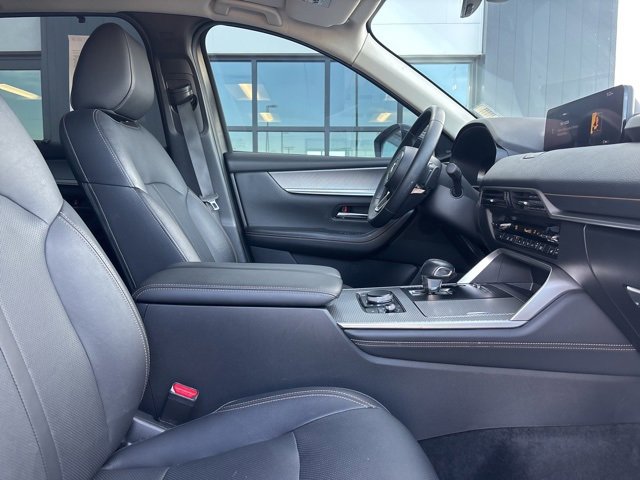 Used 2024 MAZDA CX-90 Plug-In Hybrid w/ Premium Pkg image 12