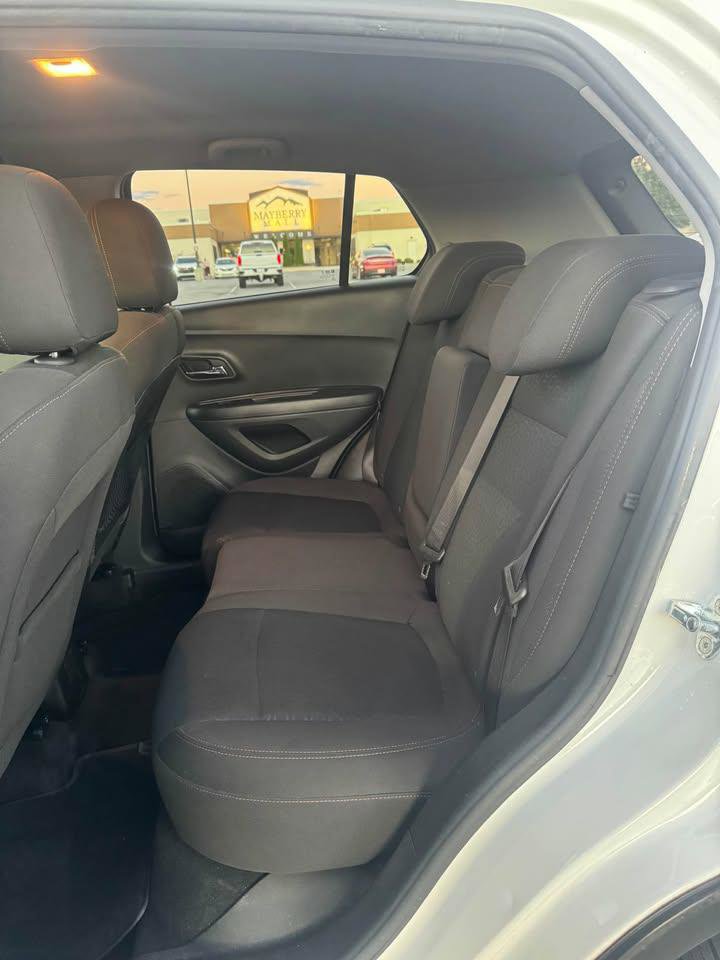 Used 2020 Chevrolet Trax LS w/ Tint and Cruise Package image 7