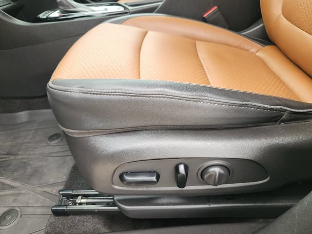 Used 2021 Buick Encore GX Essence AWD/4WD image 23