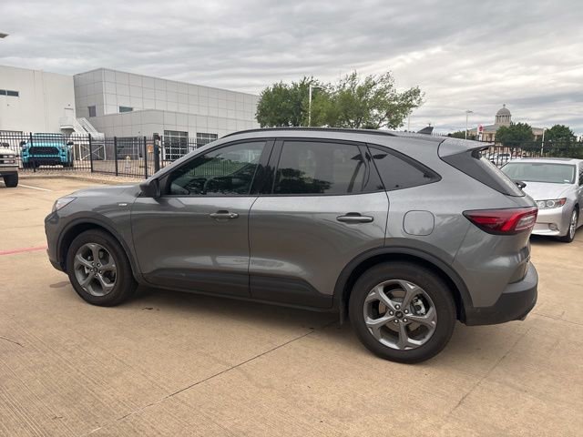 Used 2025 Ford Escape ST-Line w/ Equipment Group 301A FWD image 8