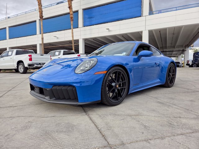 Used 2025 Porsche 911 Carrera GTS RWD image 2