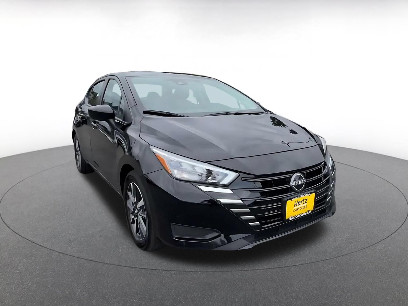 Used 2025 Nissan Versa SV FWD image 3