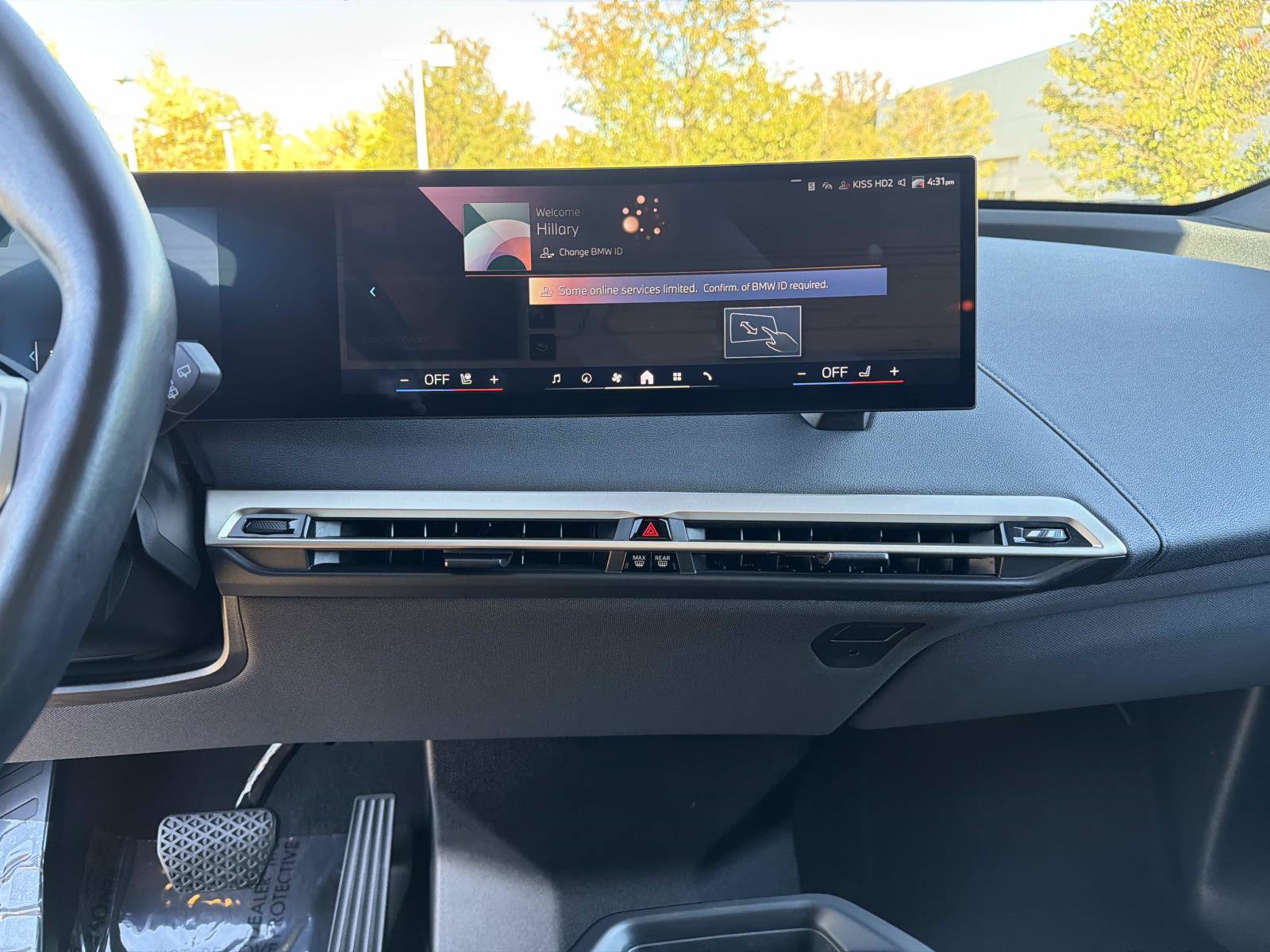 Certified 2024 BMW iX xDrive50 w/ Sport Package AWD/4WD image 16