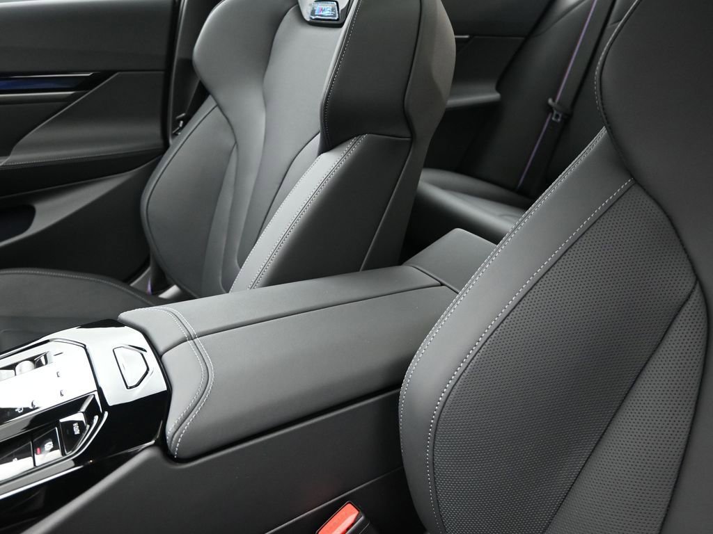 New 2026 BMW M5 w/ Executive Package AWD/4WD image 14