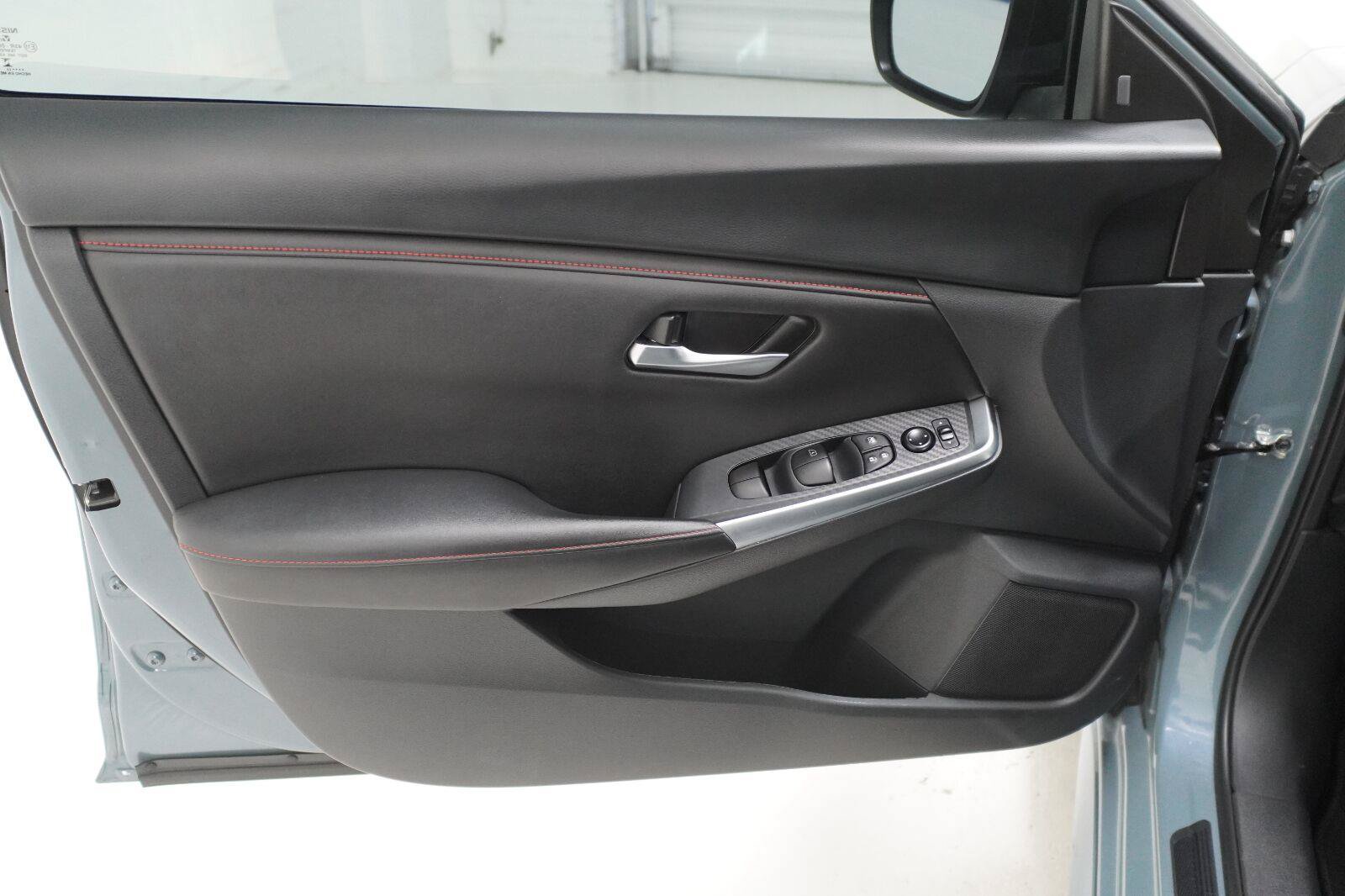 Used 2024 Nissan Sentra SR FWD image 5