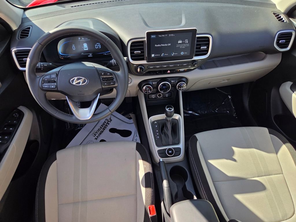 Used 2025 Hyundai Venue SEL image 9