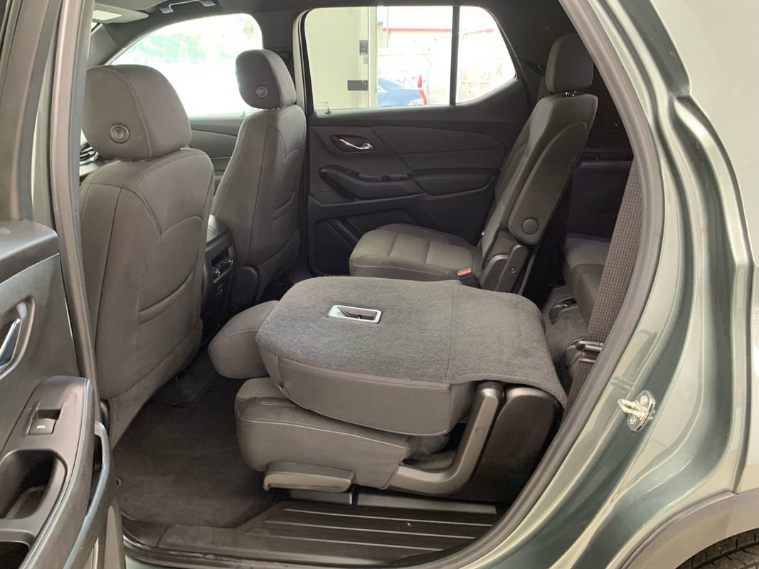 Used 2022 Chevrolet Traverse LT image 24