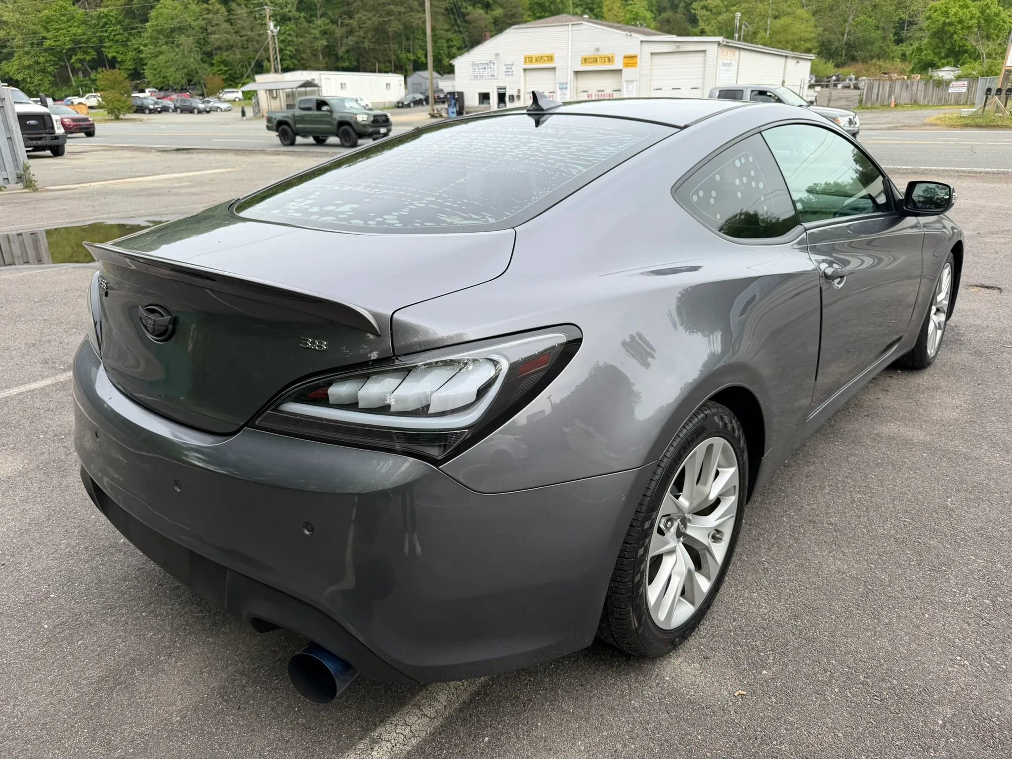 Used 2013 Hyundai Genesis 3.8 RWD image 8