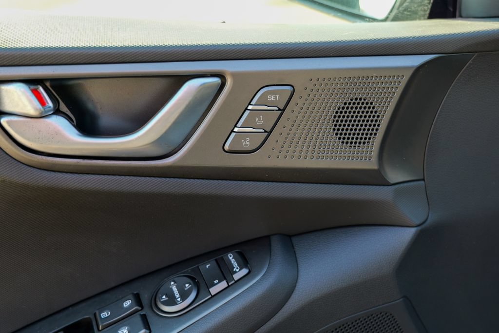 Used 2020 Hyundai Ioniq Limited FWD image 18