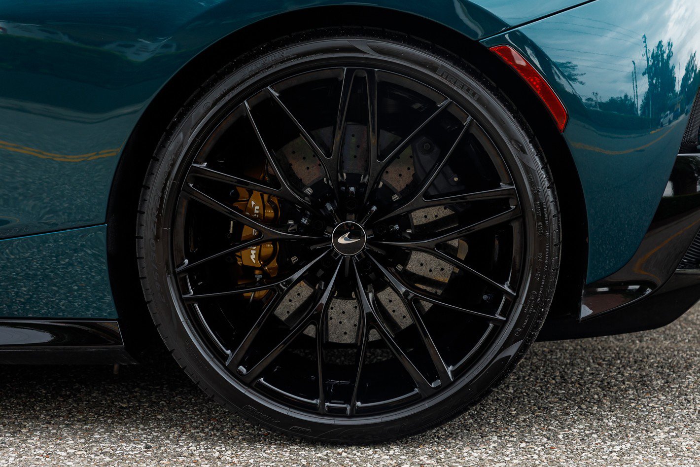 Used 2023 McLaren GT RWD image 23