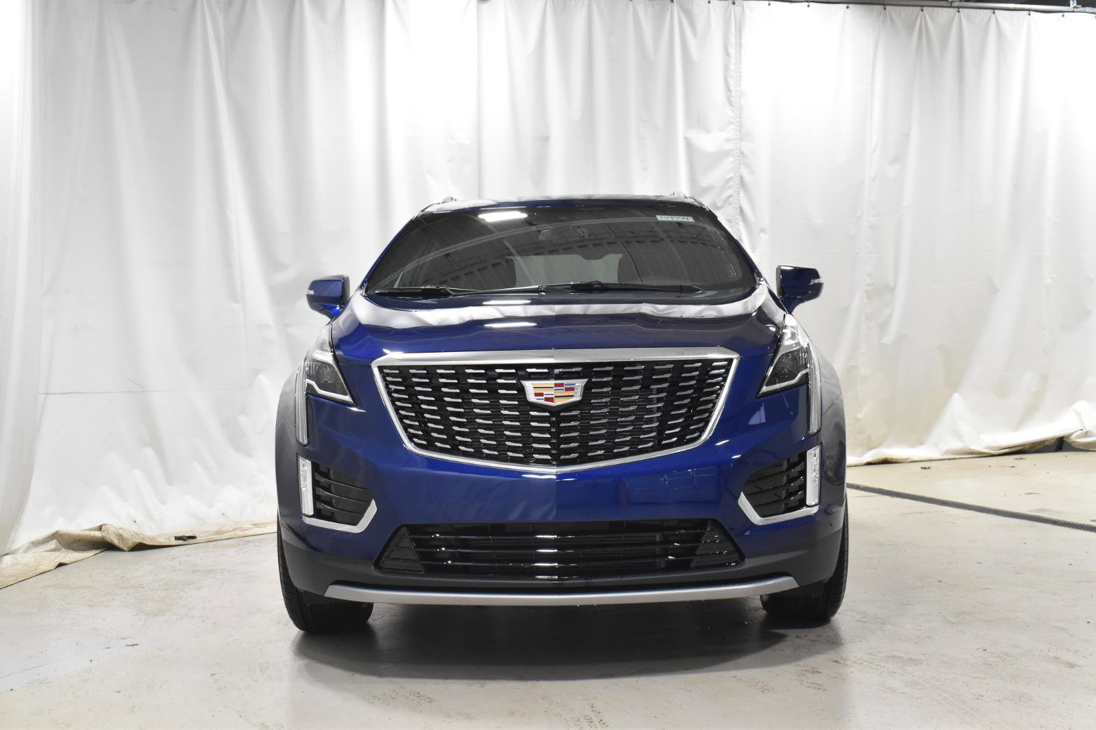 Used 2025 Cadillac XT5 Premium Luxury w/ LPO, Floor Liner Package FWD image 22