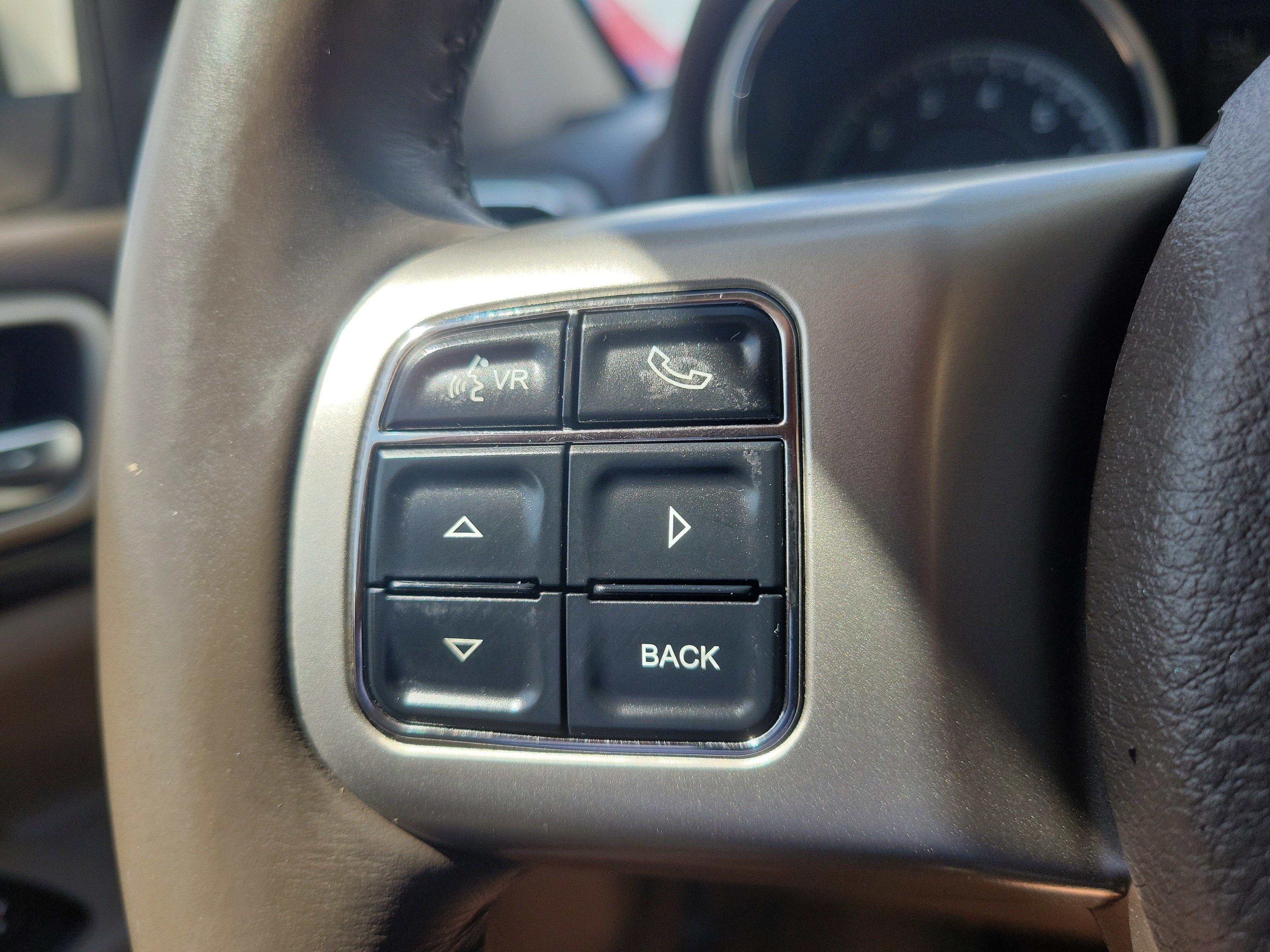 Used 2011 Jeep Grand Cherokee Laredo image 17