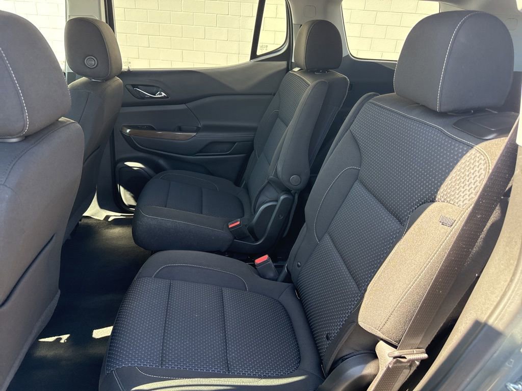 Used 2023 GMC Acadia SLE image 14