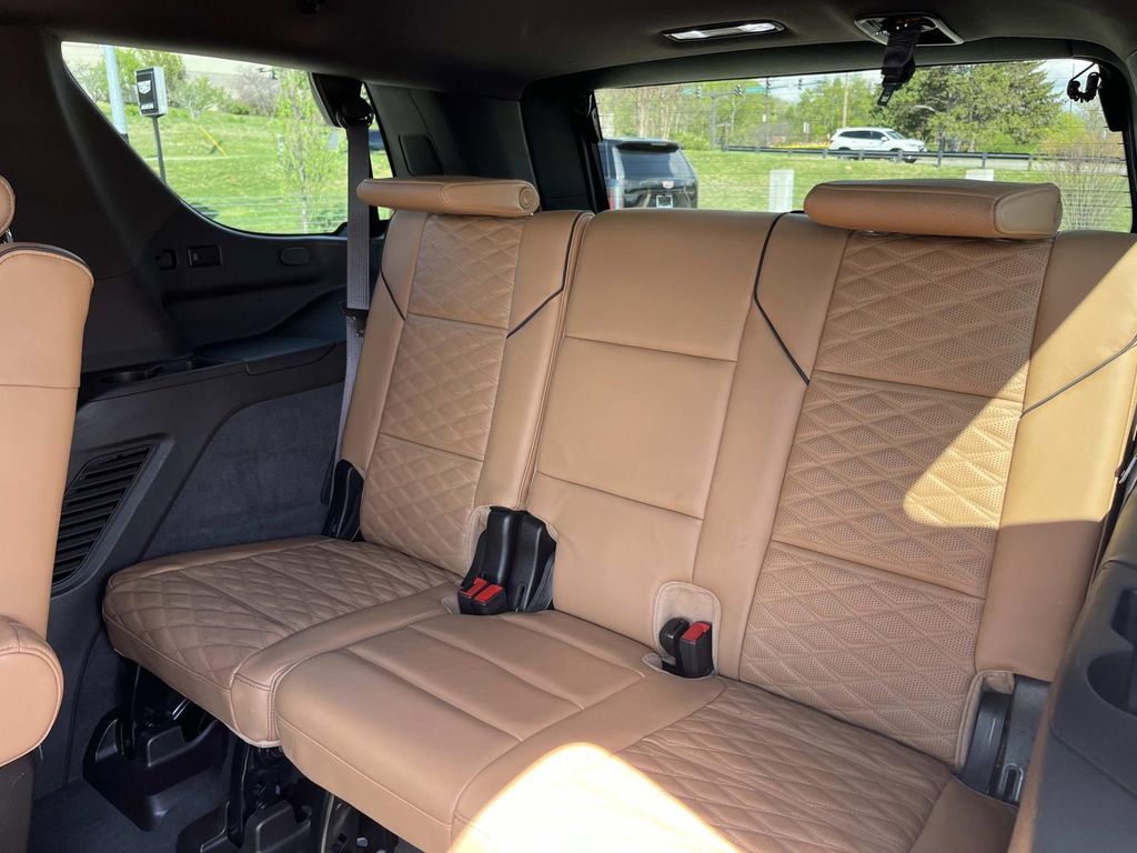 Certified 2024 Cadillac Escalade Premium Luxury w/ Performance Package image 20