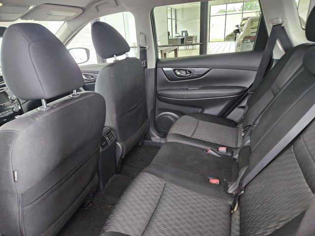 Used 2018 Nissan Rogue SV AWD/4WD image 10