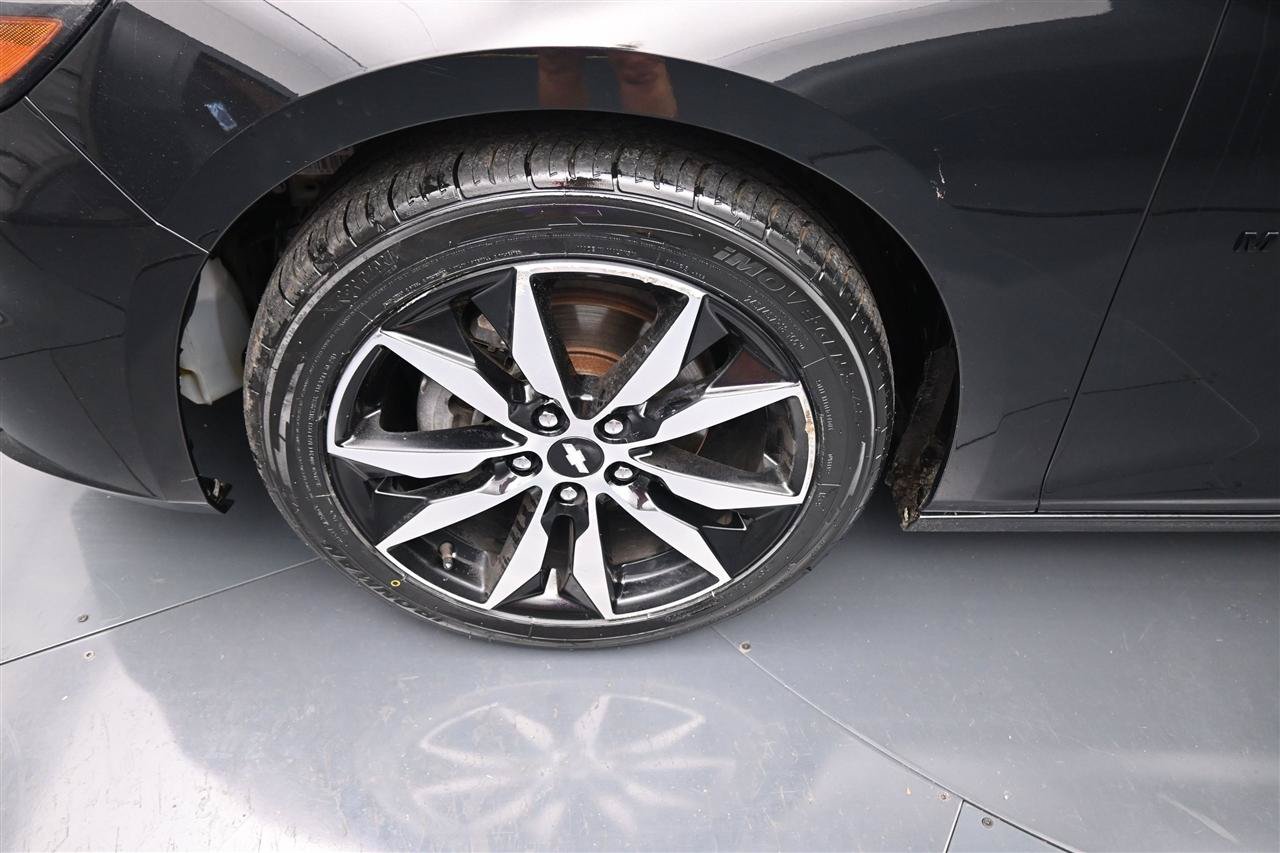 Used 2018 Chevrolet Malibu LT FWD image 16