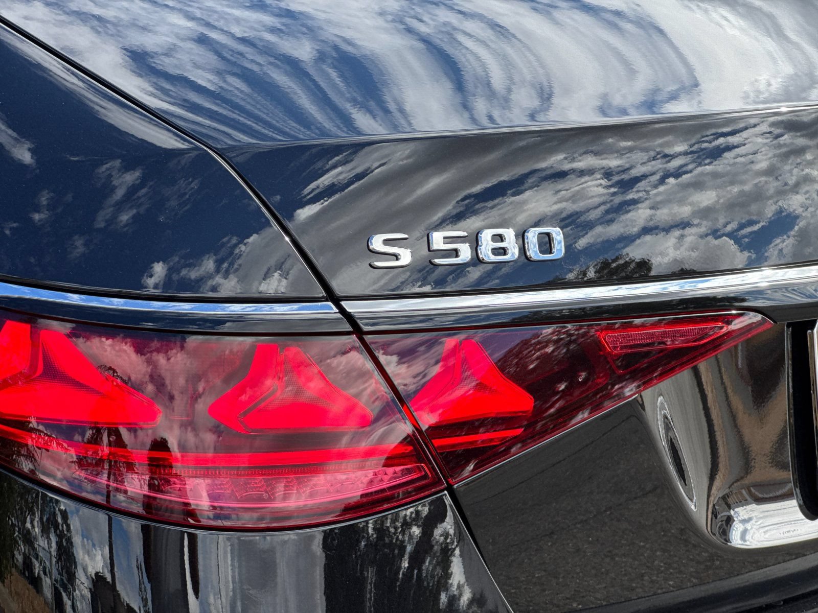 New 2027 Mercedes-Benz S 580 4MATIC Sedan image 25