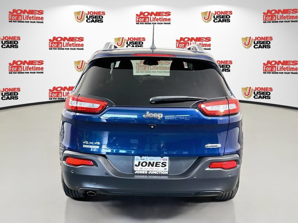 Used 2018 Jeep Cherokee Latitude Plus w/ Comfort/Convenience Group AWD/4WD image 16