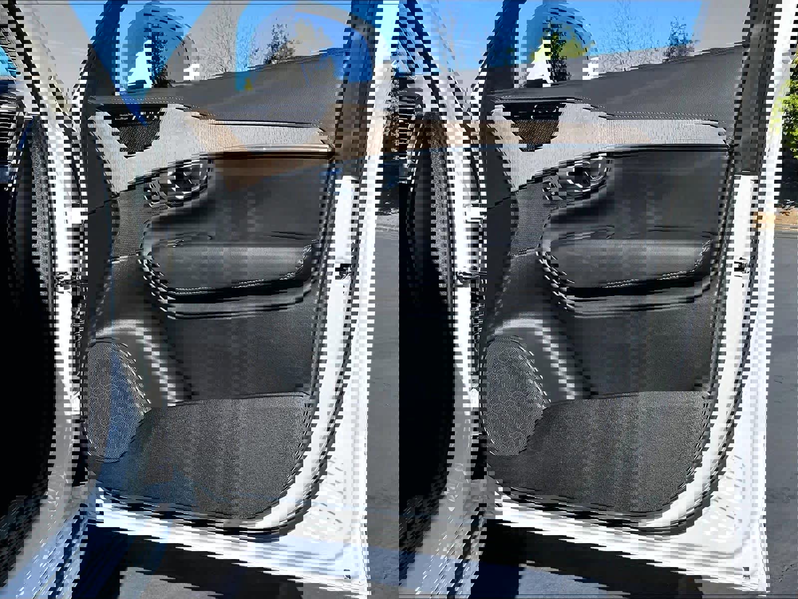 Used 2024 Volvo XC90 T8 Ultimate w/ Protection Package Premier AWD/4WD image 26