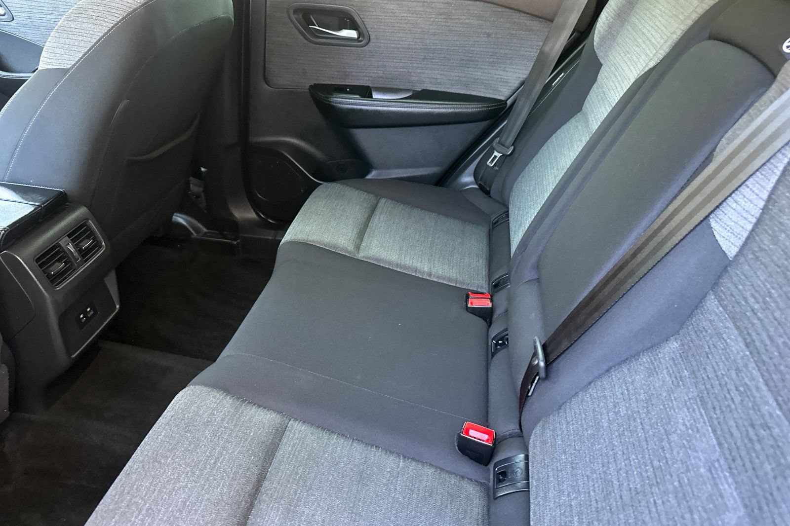 Used 2023 Nissan Rogue SV FWD image 10