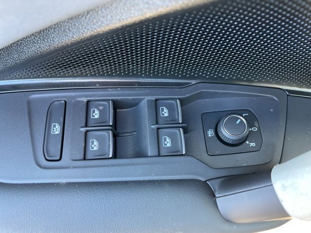 New 2026 Volkswagen Tiguan SE image 28