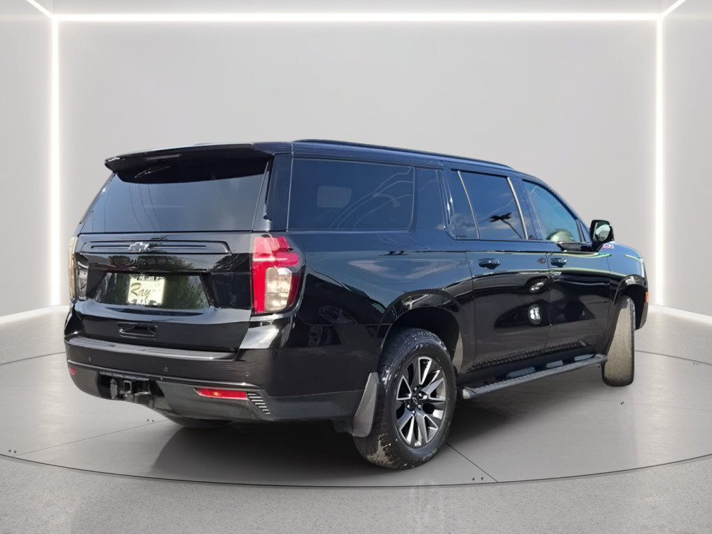 Used 2023 Chevrolet Suburban Z71 w/ Luxury Package AWD/4WD image 4